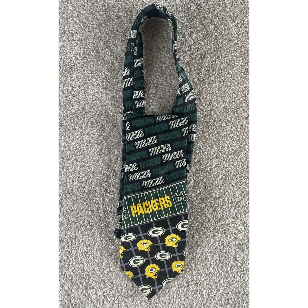 Vintage 90s NFL Green Bay Packers Novelty Neck Tie RM Sport Made in USA 100%Silk